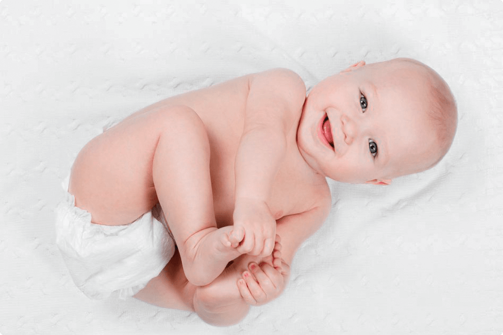 Как правильно выбрать подгузники новорожденному?
